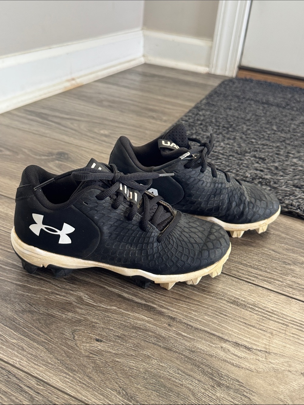 Under Armour Black White Kids Cleats Sneakers